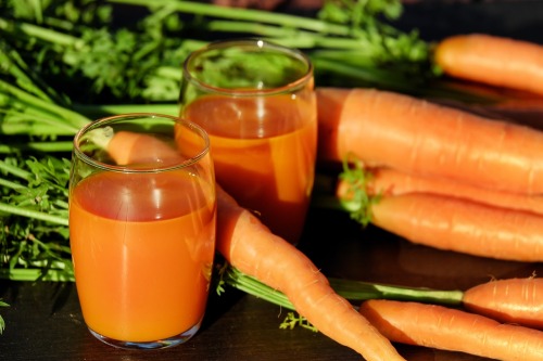 carrot-juice-1623157_1280